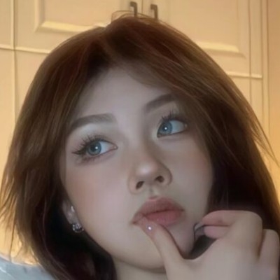 彤.