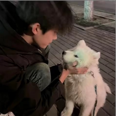 小彬.