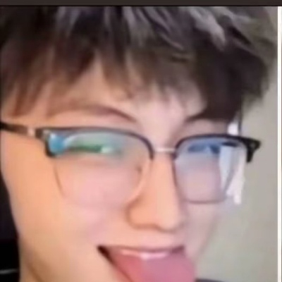 罗